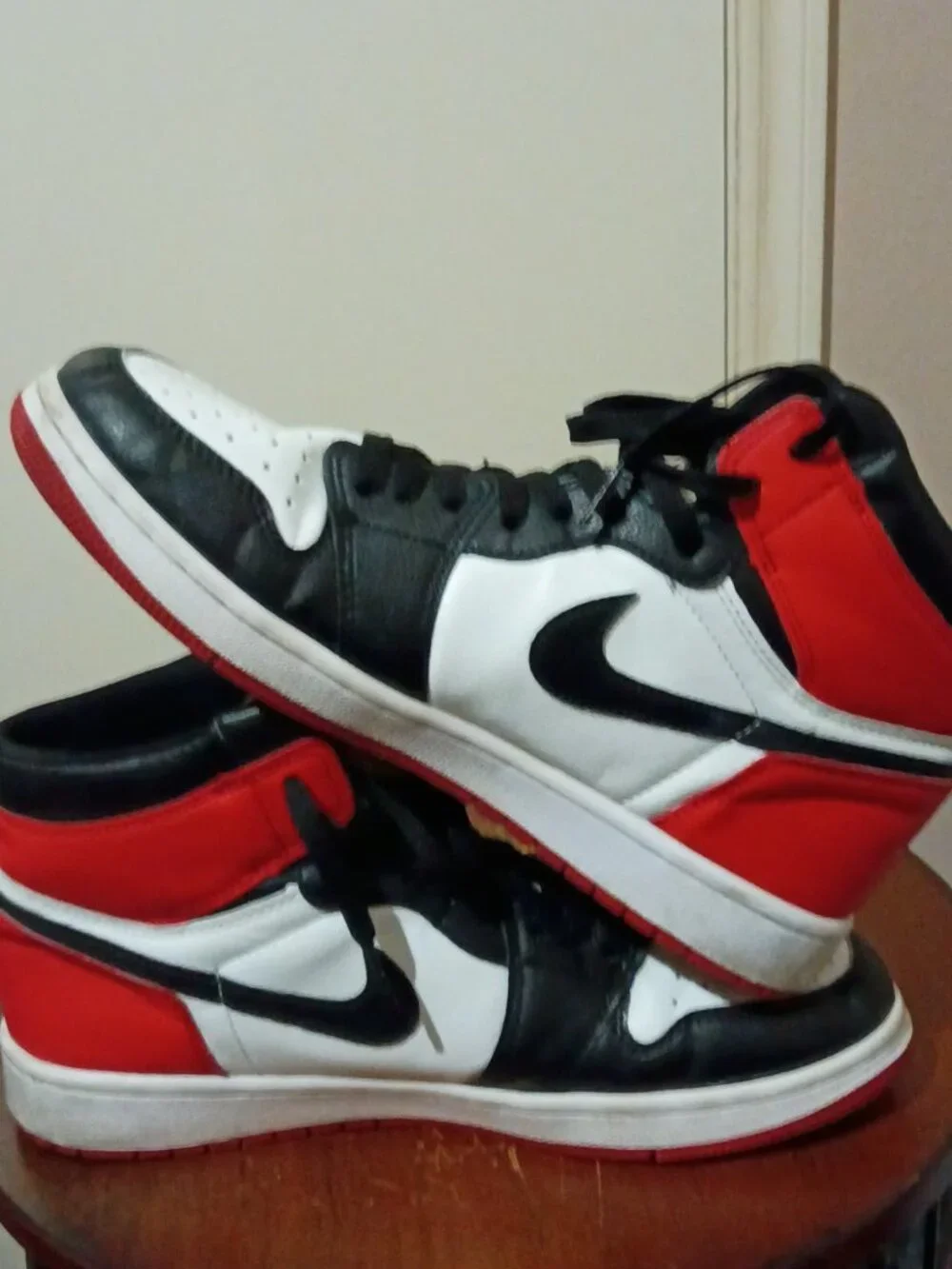 Nike Air Jordan 1 Retro High 2016 OG Black White Red 575441 125. Size 10 Men's